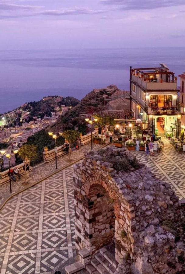 Sebastian House Casa Vacanze Giardini-Naxos Exterior foto